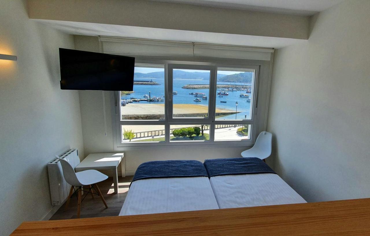 Apartamentos Costa Da Morte Muxia Exteriér fotografie A room at the hotel