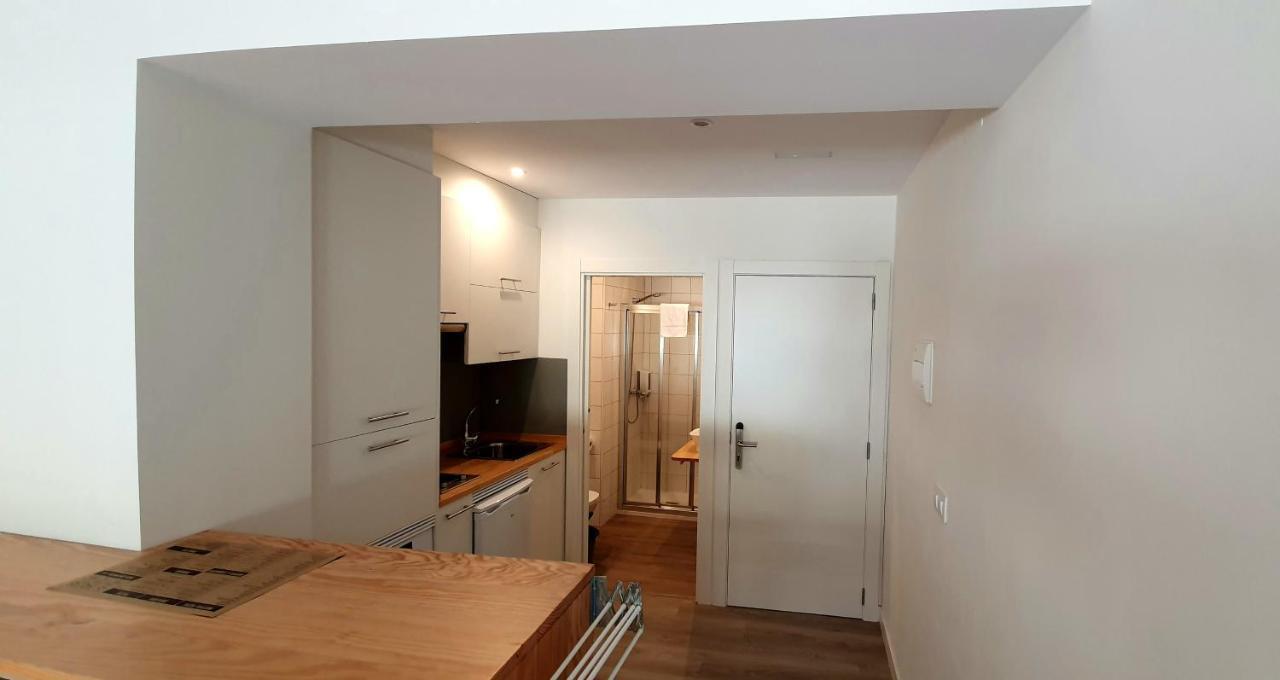 Apartamentos Costa Da Morte Muxia Exteriér fotografie A micro apartment in Paris
