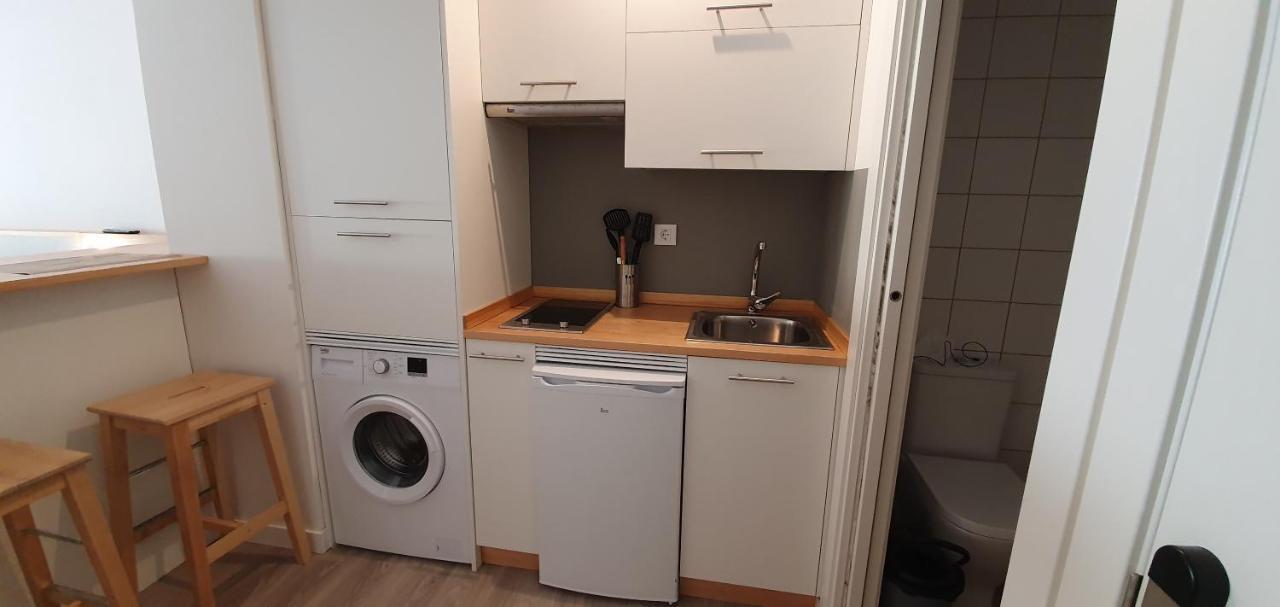 Apartamentos Costa Da Morte Muxia Exteriér fotografie A kitchenette in a studio apartment