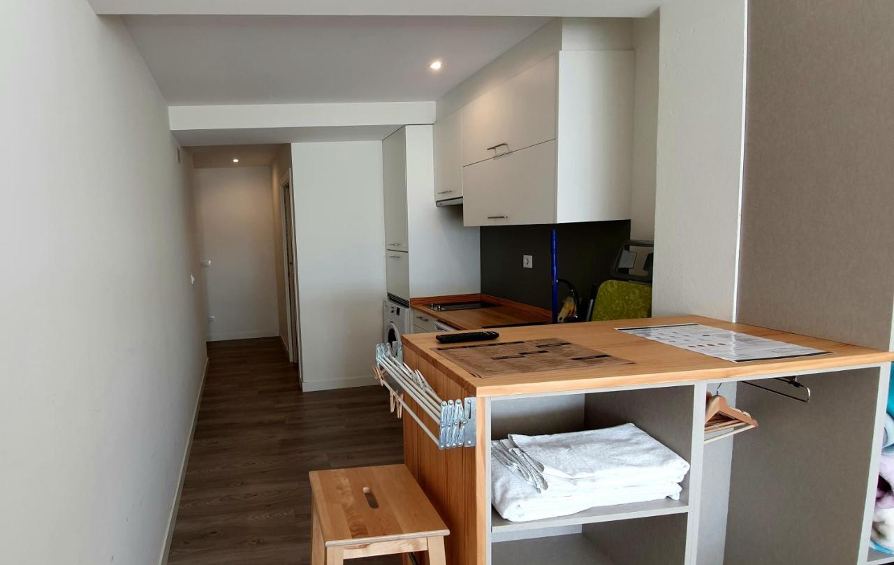Apartamentos Costa Da Morte Muxia Exteriér fotografie A micro apartment in Vienna, Austria